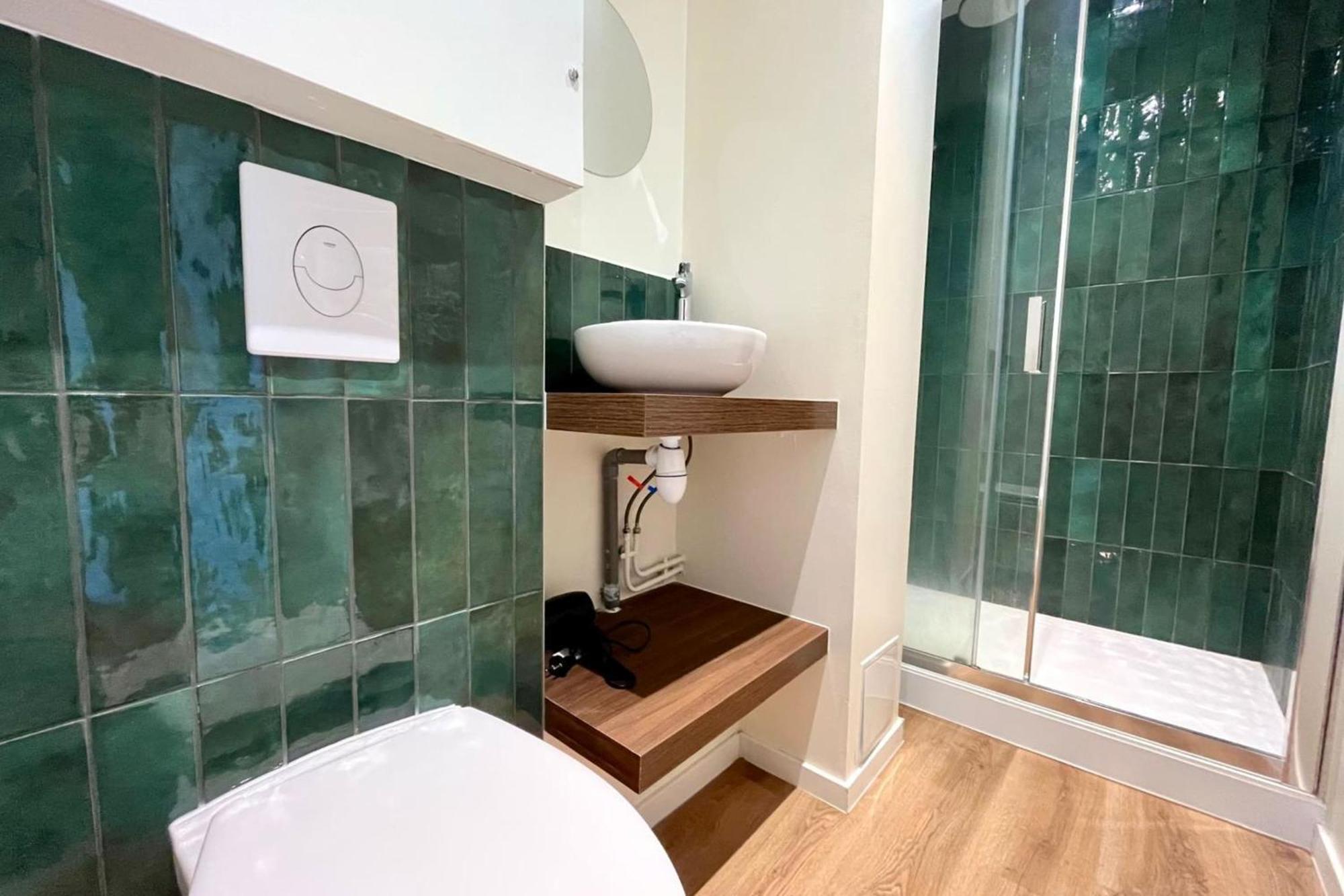 Apartment Pepiniere Renove Et Equipe
